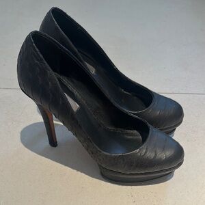 BCBG Black Textured Women's Heels 7.5